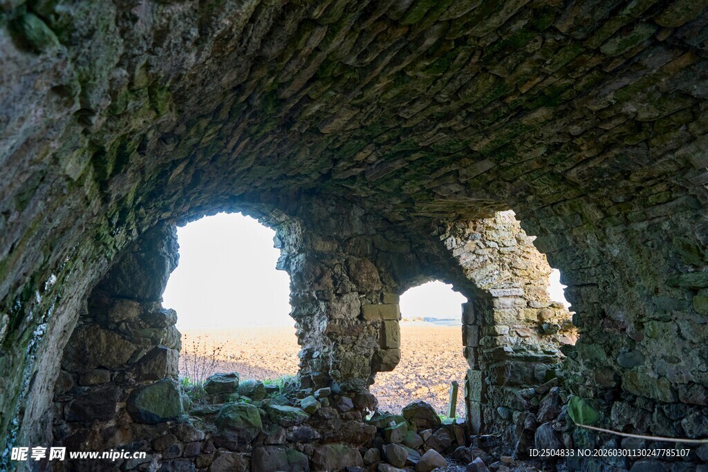 古老石拱遗迹 岁月痕迹