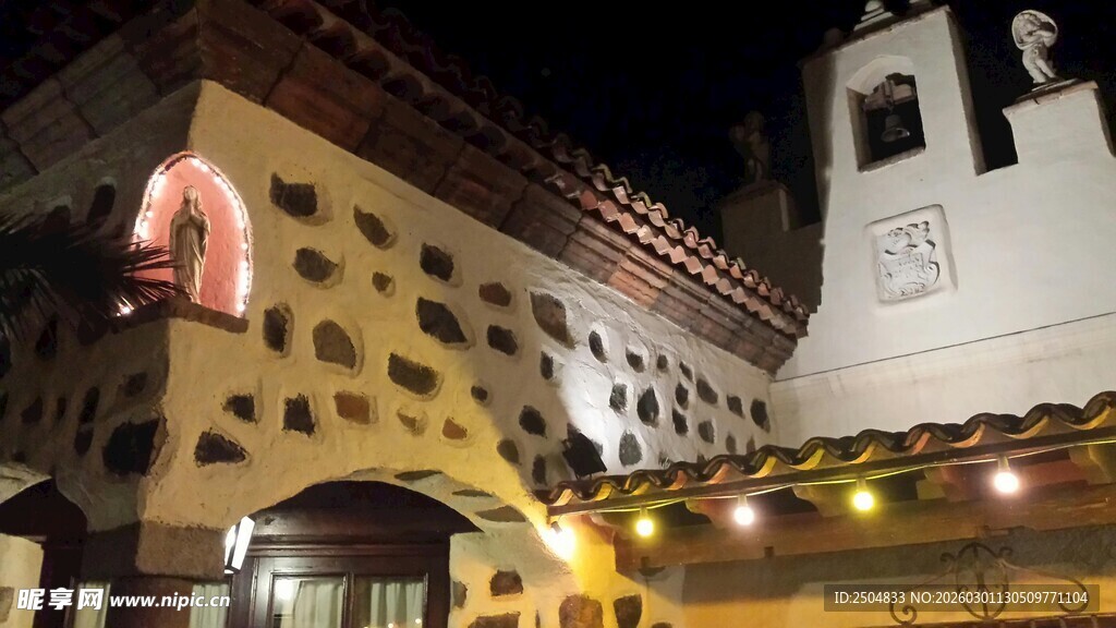 夜晚中的特色建筑景观