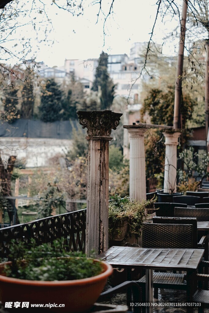 户外庭院休闲桌椅景观