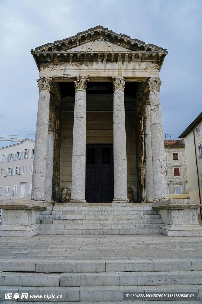 古典柱式建筑外观