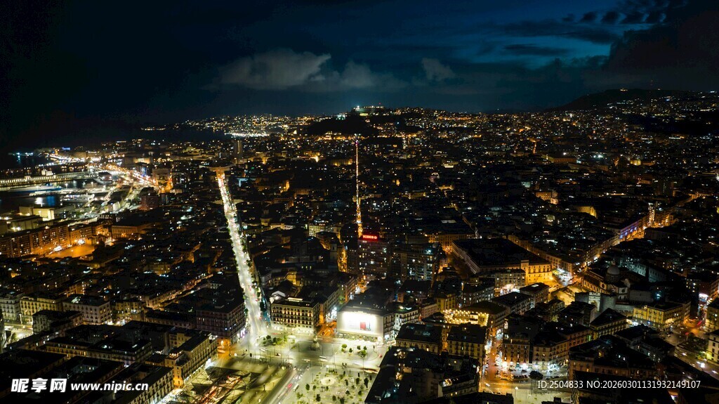 城市璀璨夜景俯瞰图