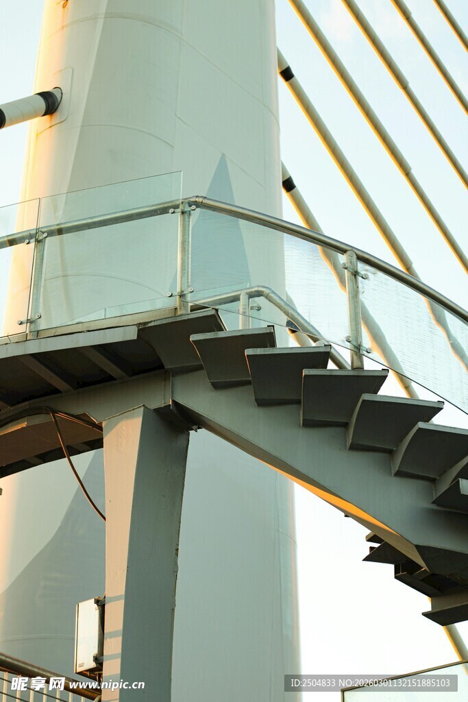 工业风金属楼梯结构特写