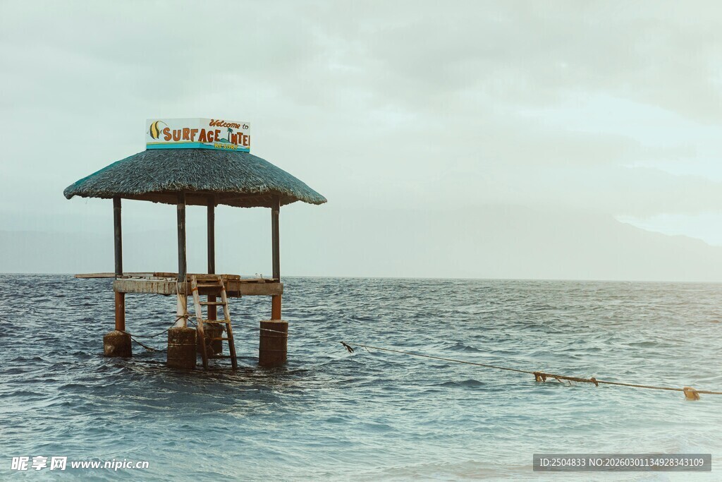 海上凉亭 独赏海天风光