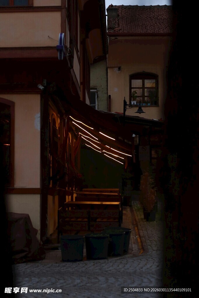 复古风格室内钢琴场景