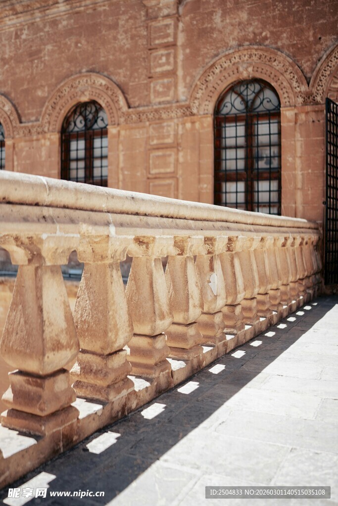 古典建筑的精美石质栏杆