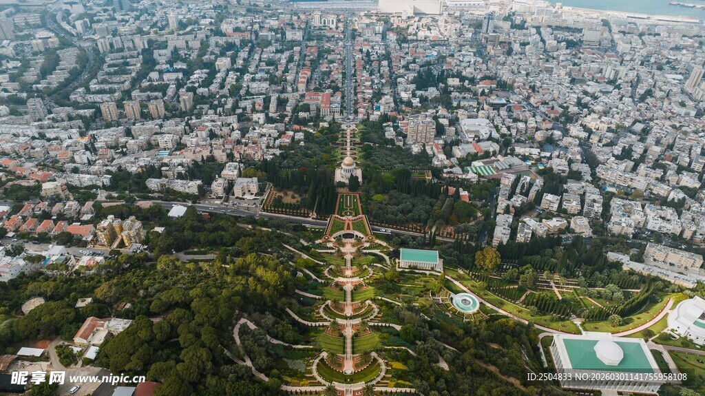 城市中的绿色景观大道