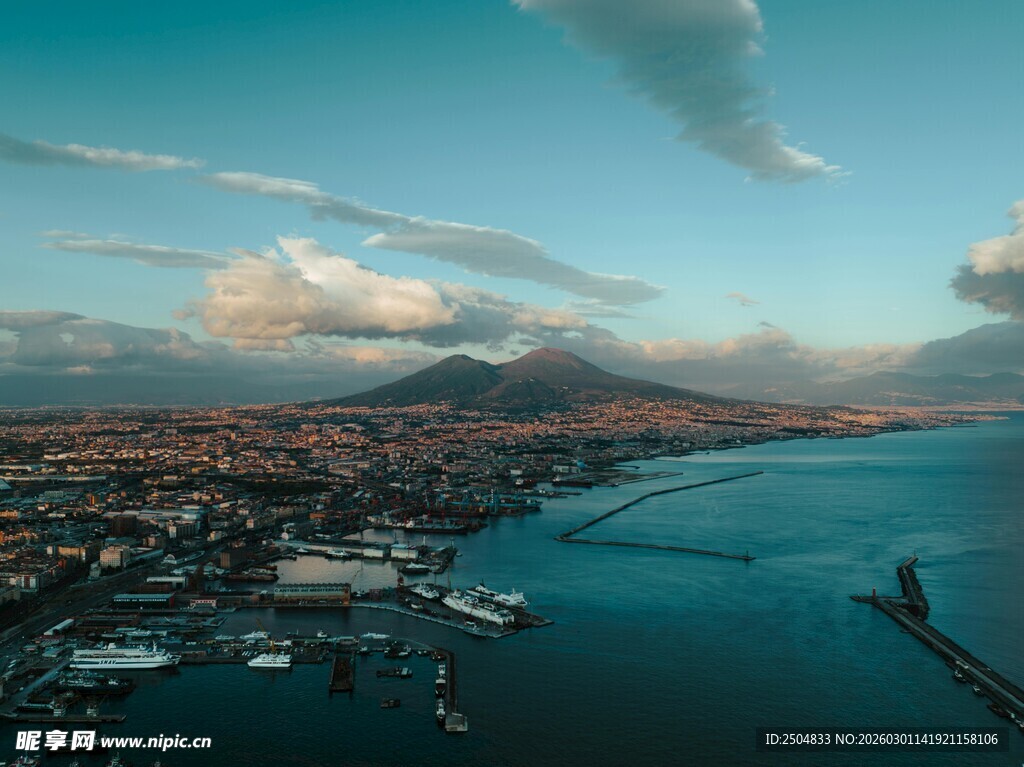 海滨城市美丽天际线景观