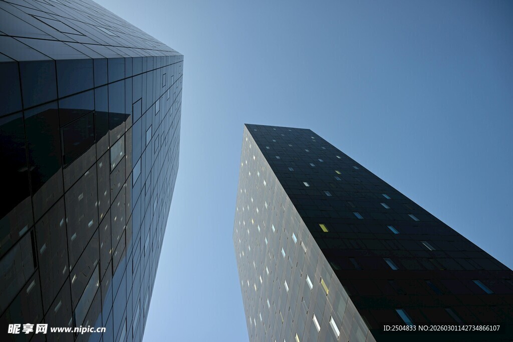 仰观都市摩天大楼