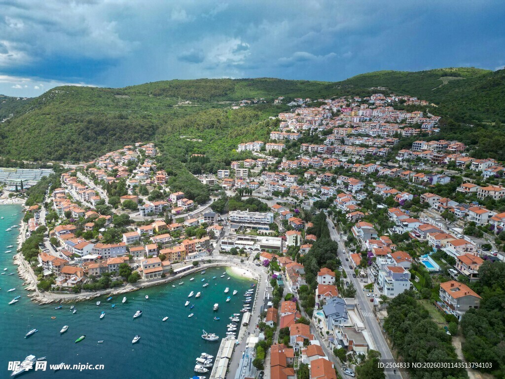 海滨小镇美丽风光鸟瞰