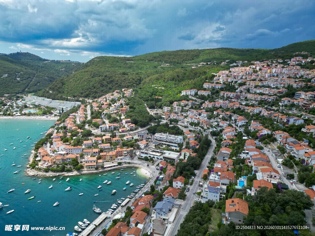 海滨小镇鸟瞰美景