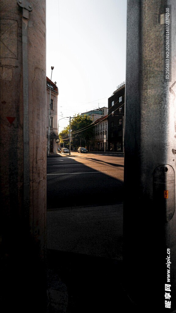 车站入口处的户外景象