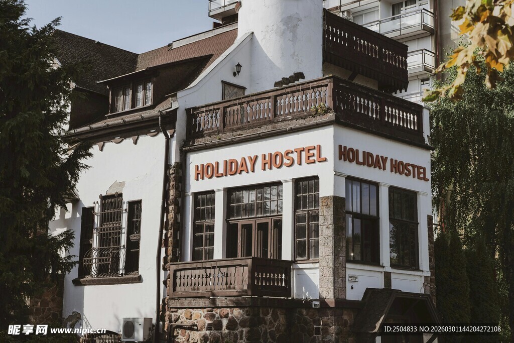 湖畔复古风格的米 马尔酒店