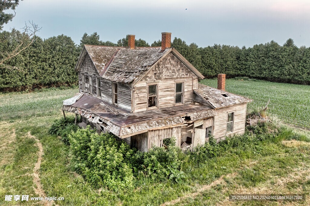 废弃乡村老宅 尽显岁月痕迹