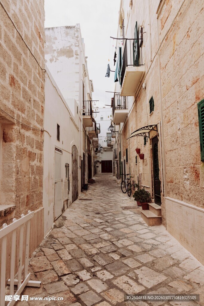 古老小巷的静谧风情