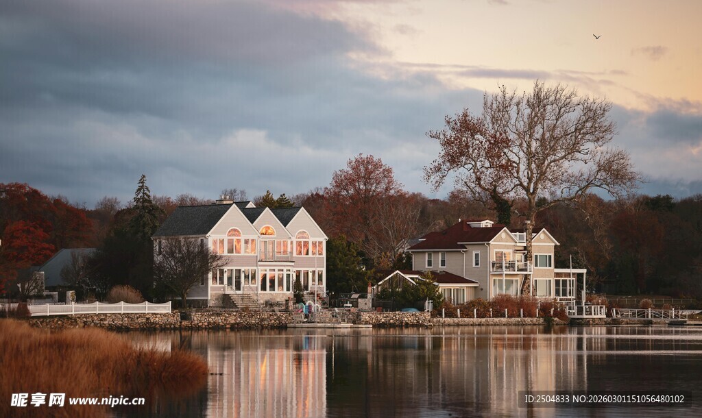湖畔静谧美宅 黄昏景致