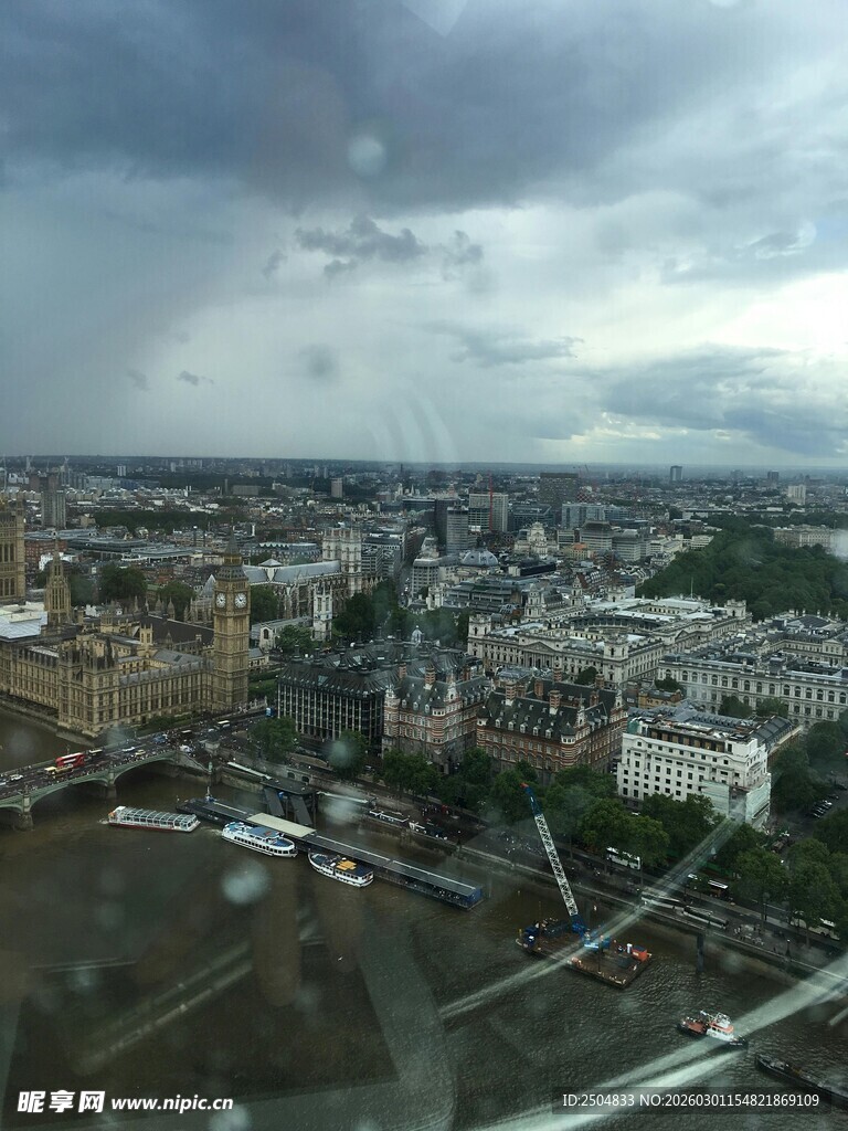 城市俯瞰景观 阴云密布