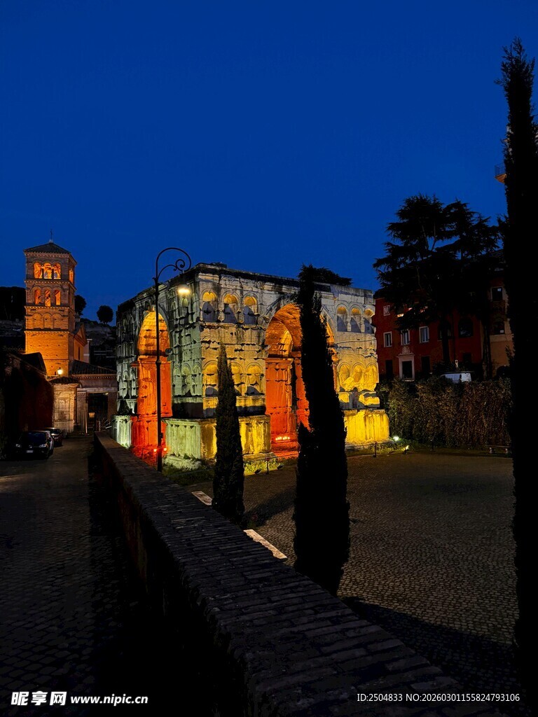 夜幕下的古建筑景观