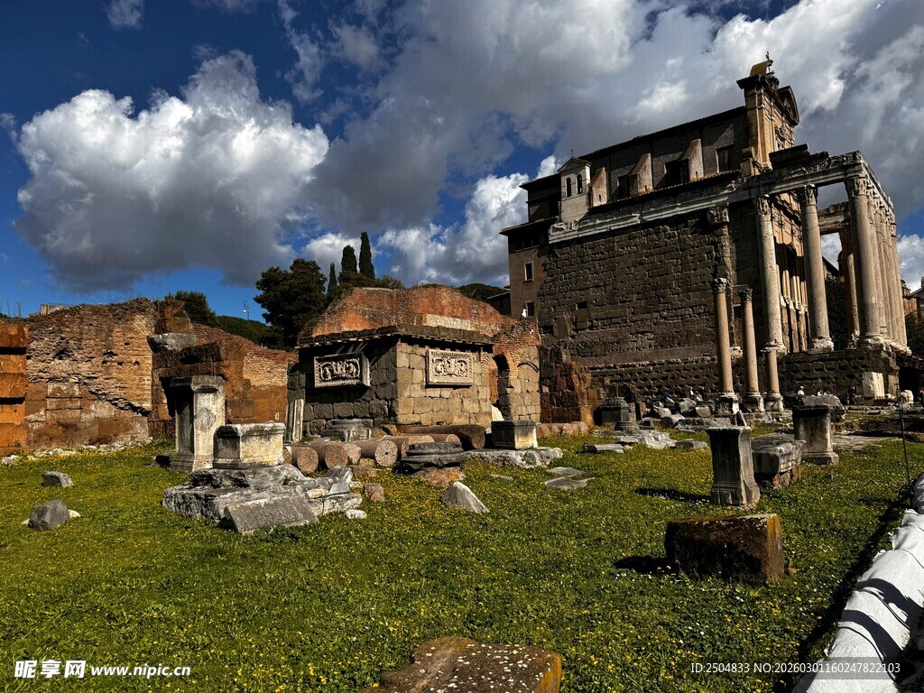 罗马古老遗址 尽显历史沧桑