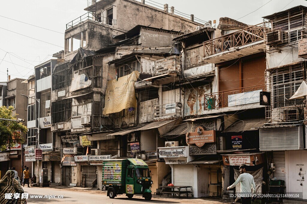 老 居民楼的生活景象