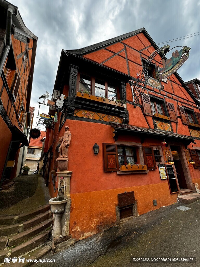 色彩鲜艳的欧式风情建筑