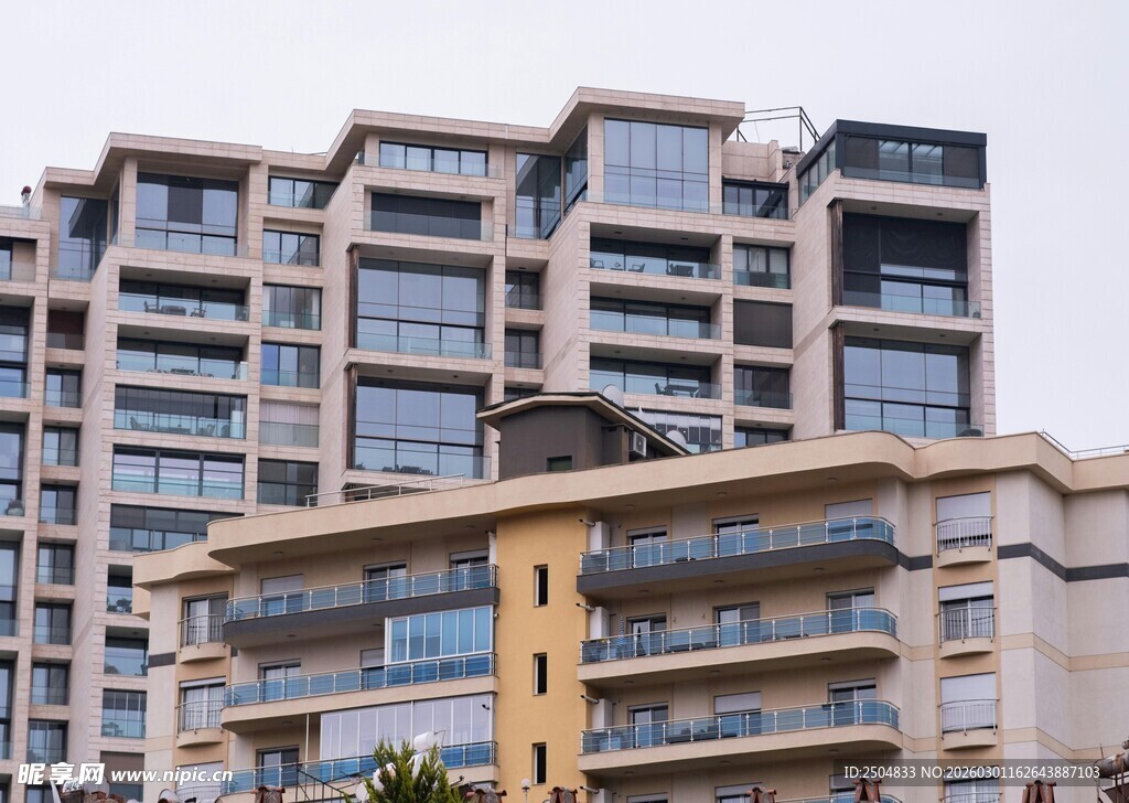 现代高层住宅楼外观