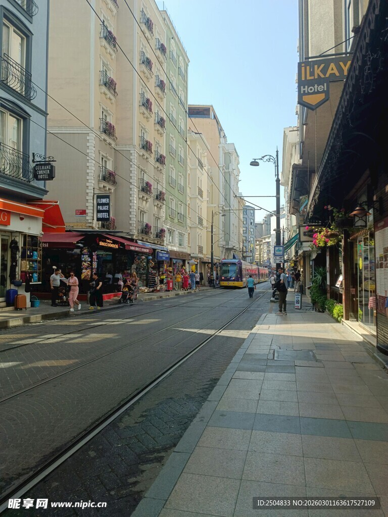 城市街道的日常景象