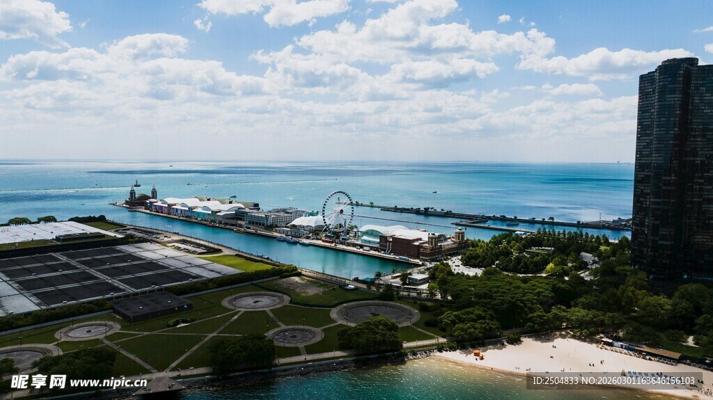 城市滨海景观俯瞰