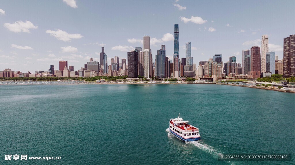 纽约城市天际线与 船
