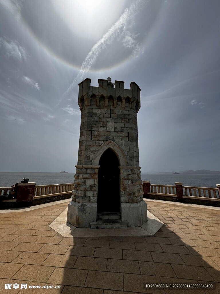 海边古老瞭望塔