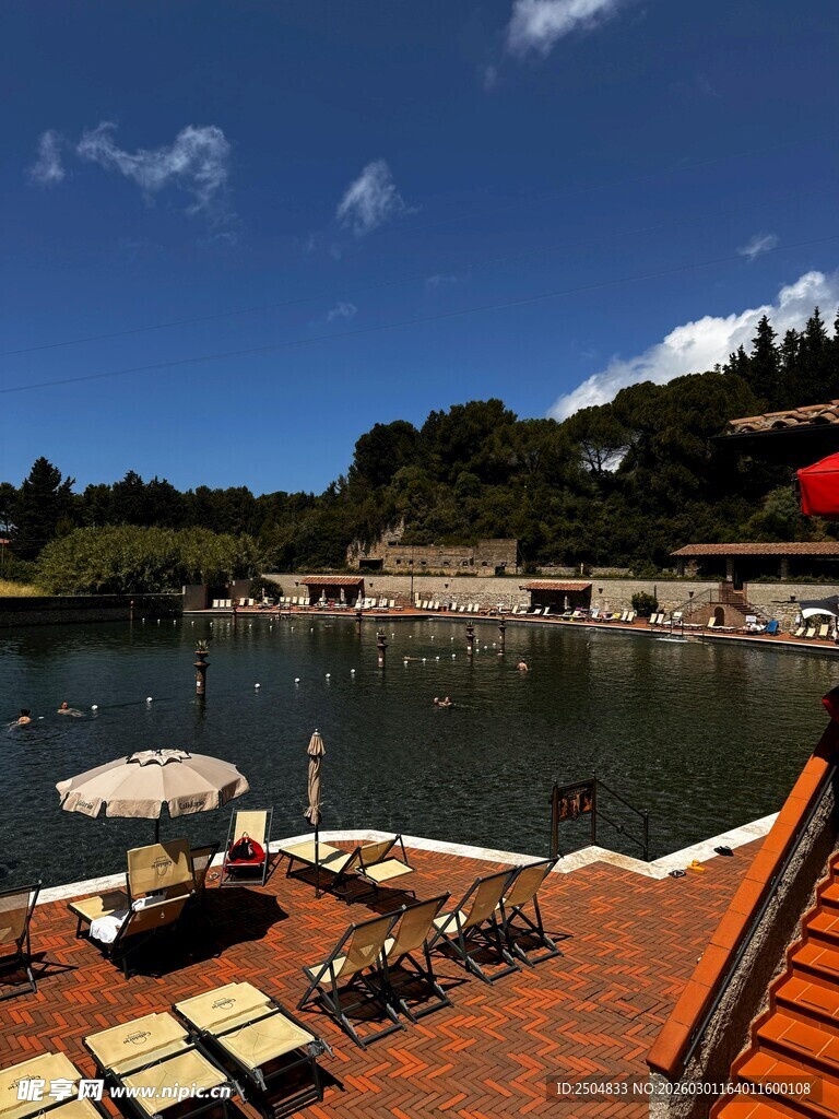 湖 度假泳池休闲美景