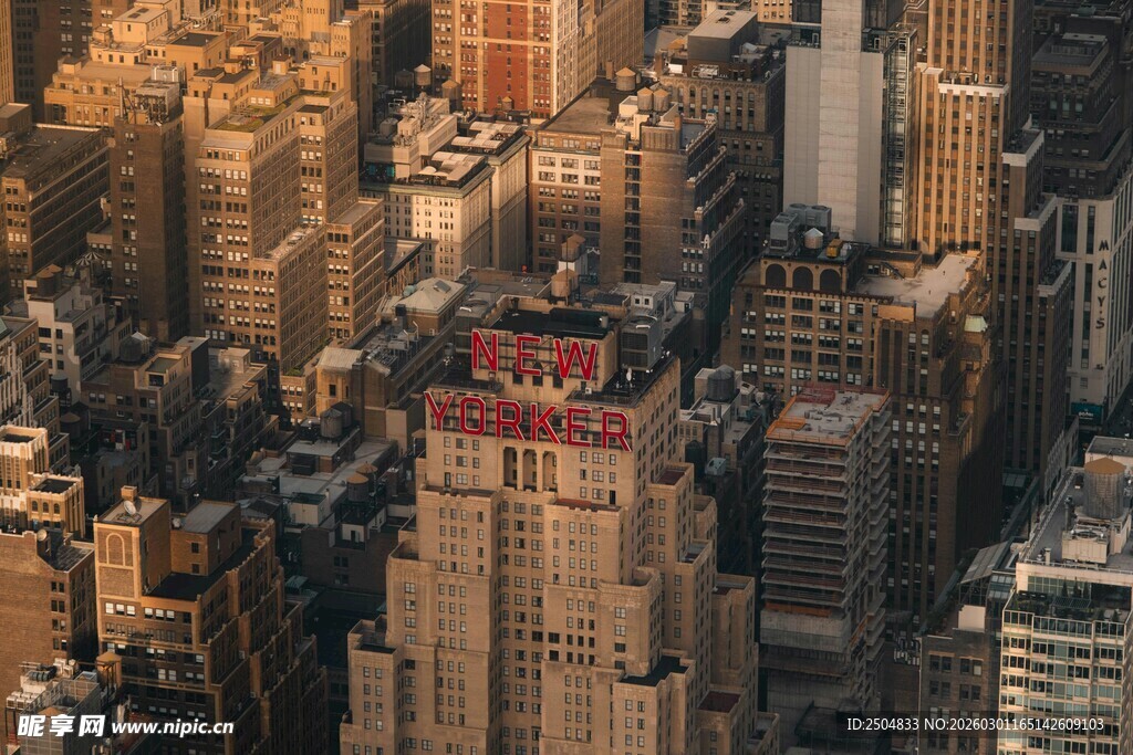 俯瞰繁华都市建筑群