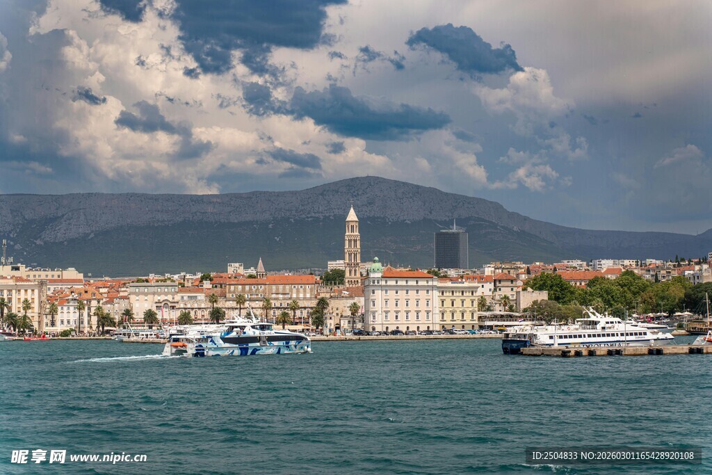 海滨城市美丽港口风光