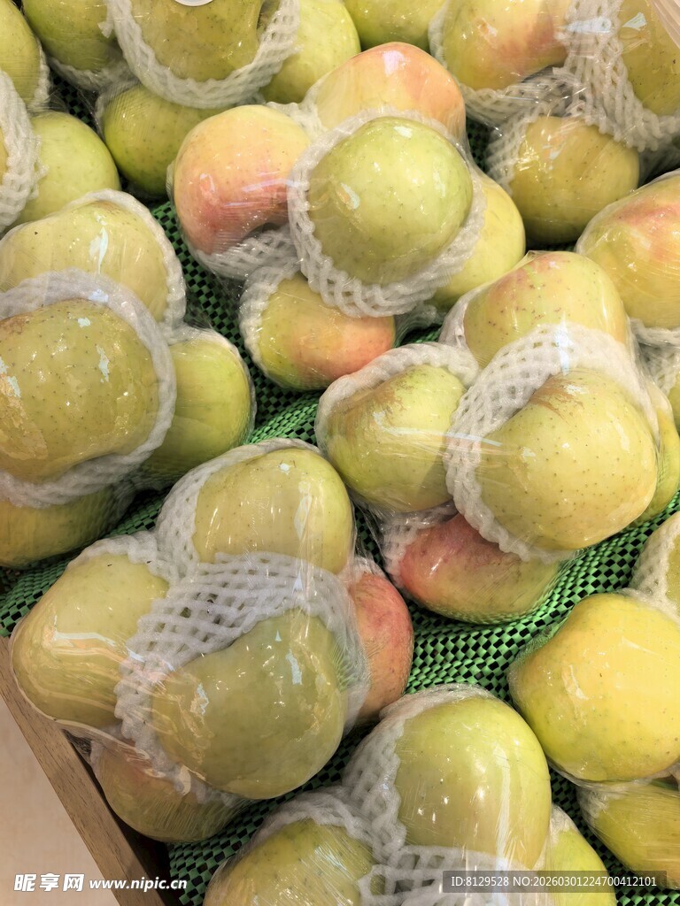 新鲜黄桃装袋待售