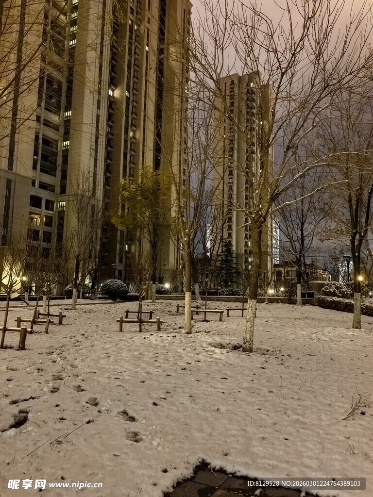 冬日城市广场雪景