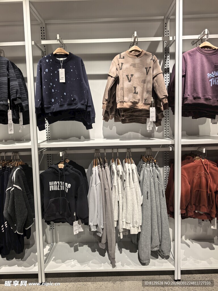 时尚服装陈列展示架