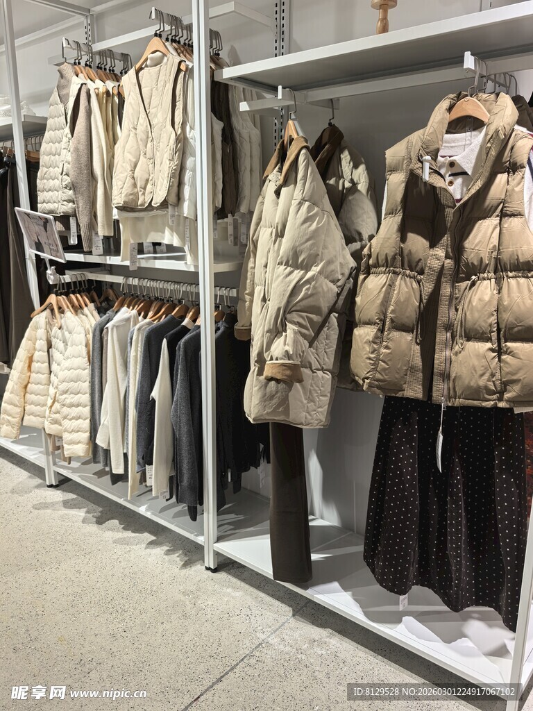 时尚冬季服饰陈列展示