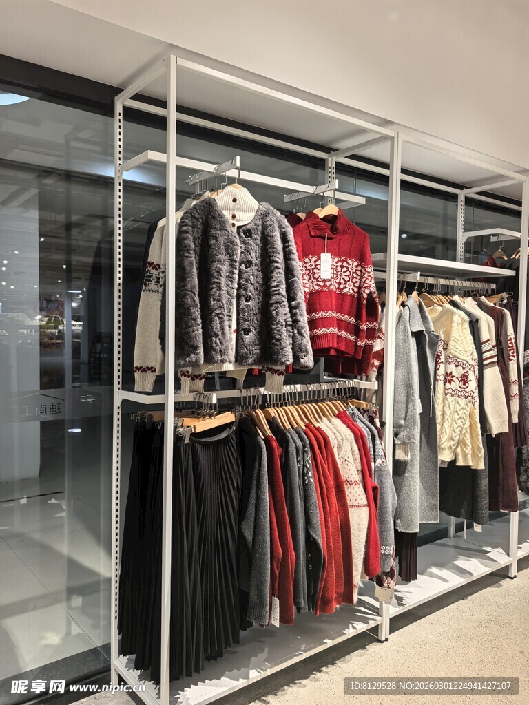 时尚服装店陈列展示