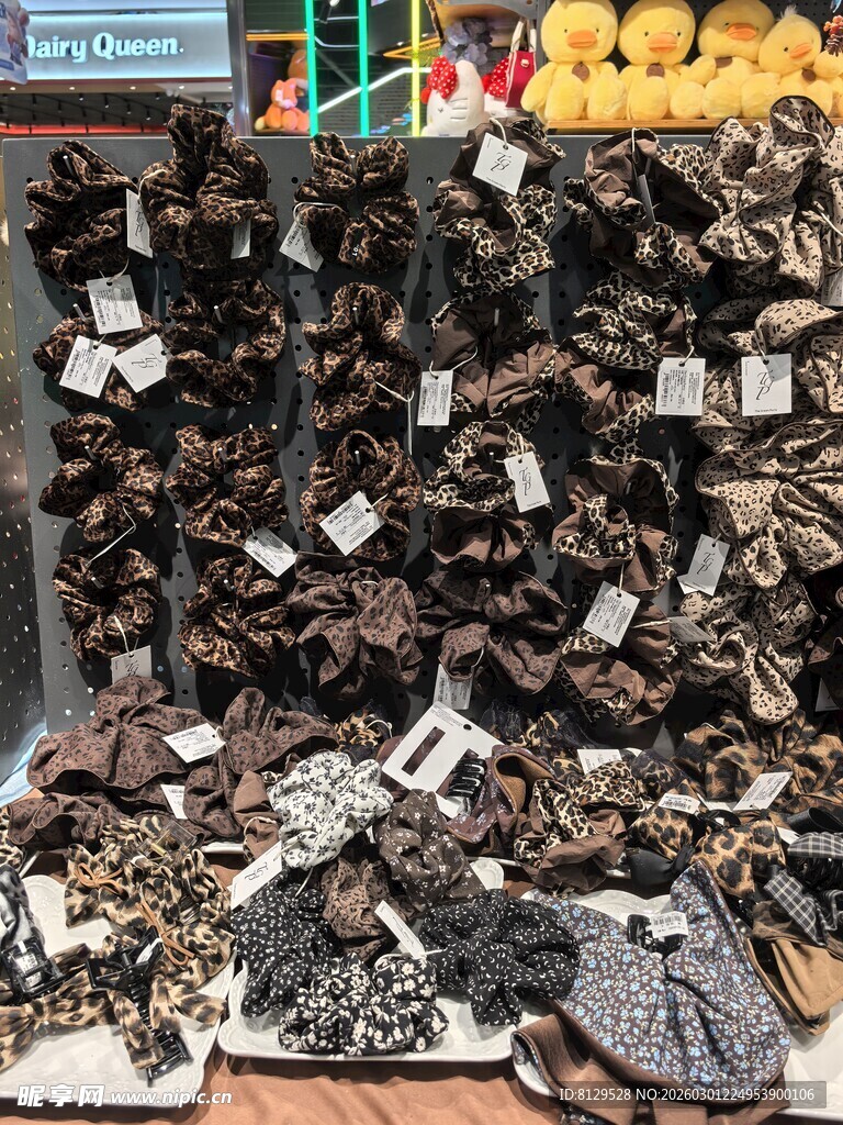 琳琅满目的饰品陈列