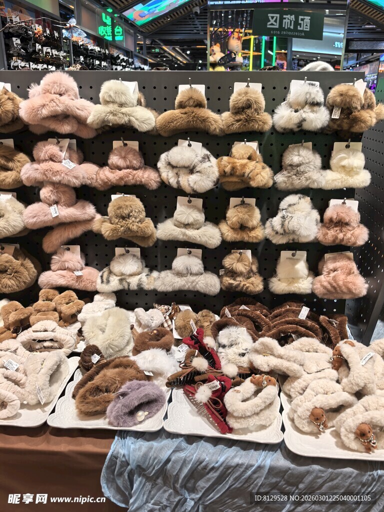 毛绒玩具摊位展示