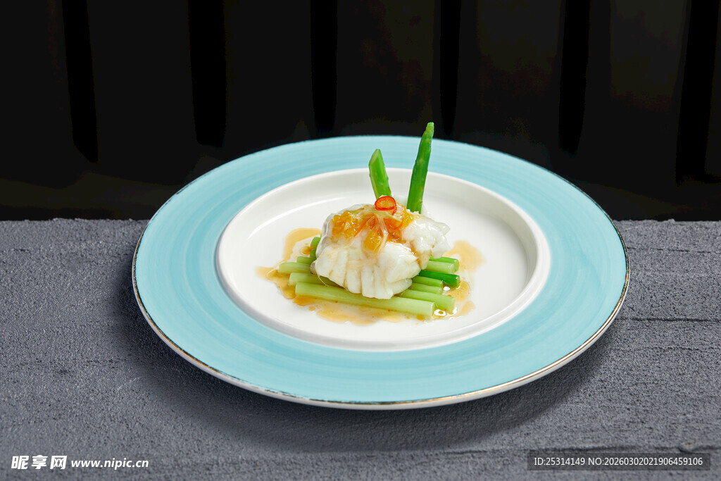 黄椒酱蒸龙胆斑鱼