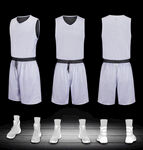 白色篮球运动套装及配件