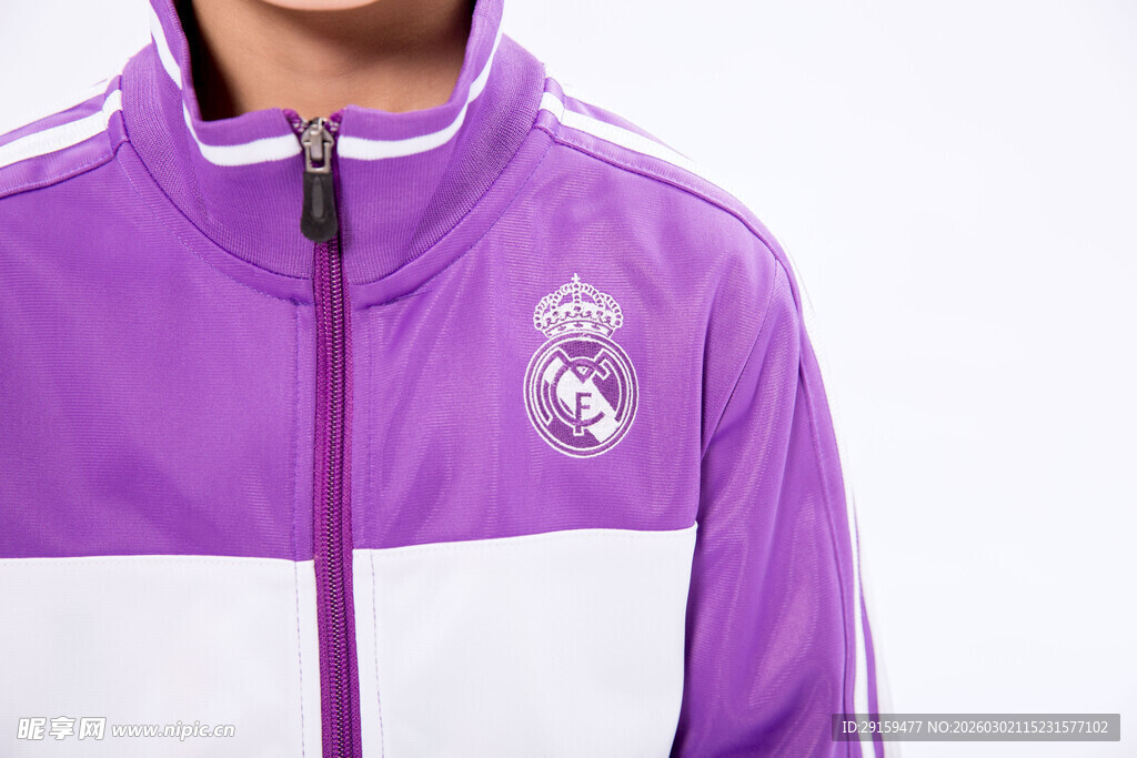 皇马紫色拉链运动上衣