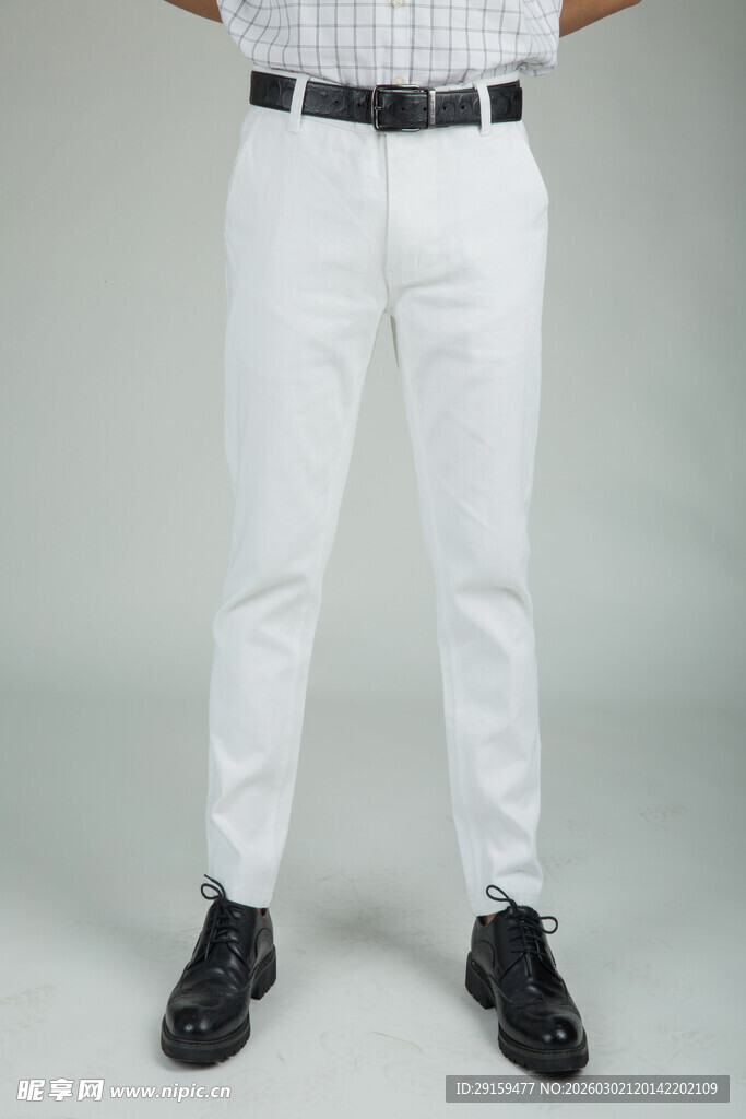 男士白色休闲长裤展示