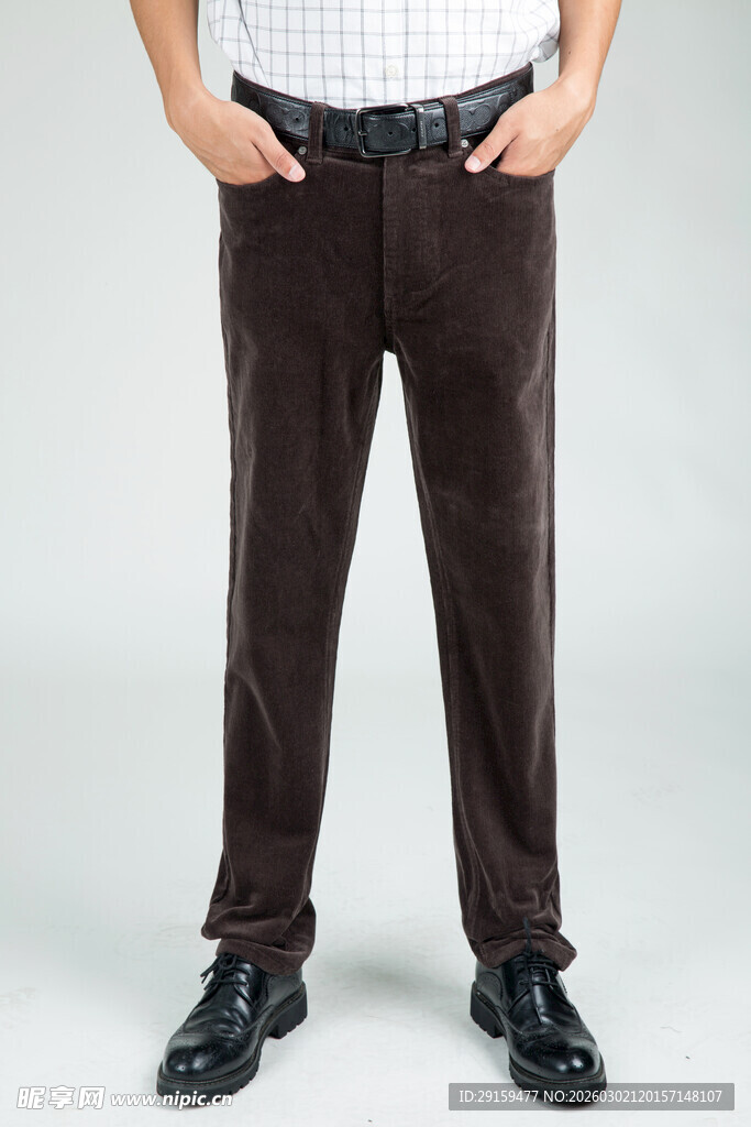 男士棕色休闲长裤展示
