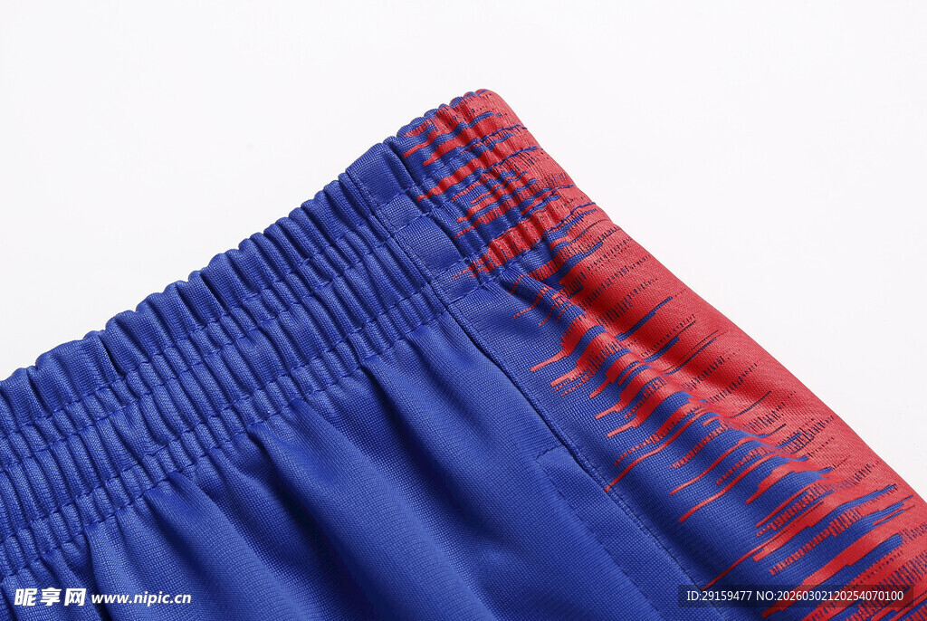 蓝色运动裤裤腰细节