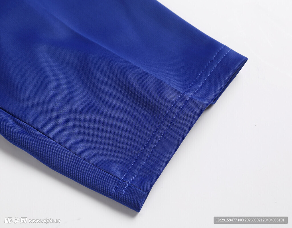 蓝色衣物局部特写