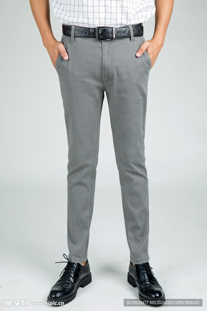 男士灰色休闲西裤穿搭展示