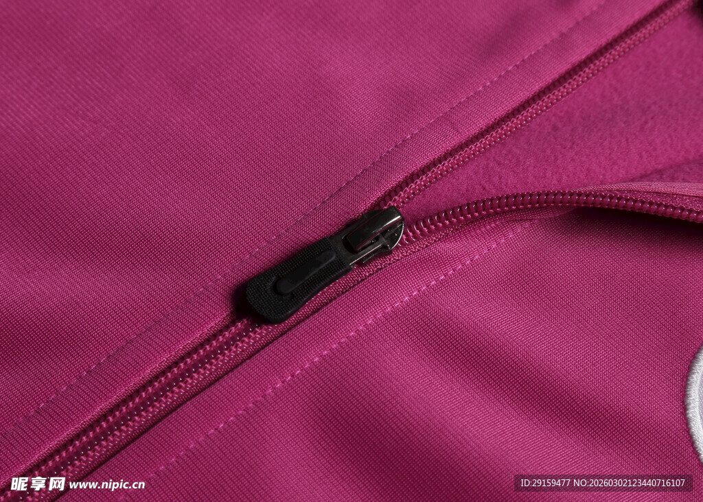 粉色衣物拉链细节特写
