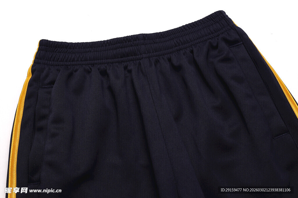 黑色侧边黄条纹运动短裤