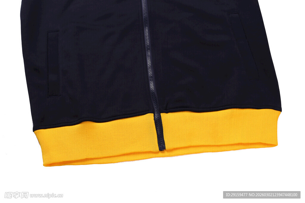 黑色黄边拉链外套细节